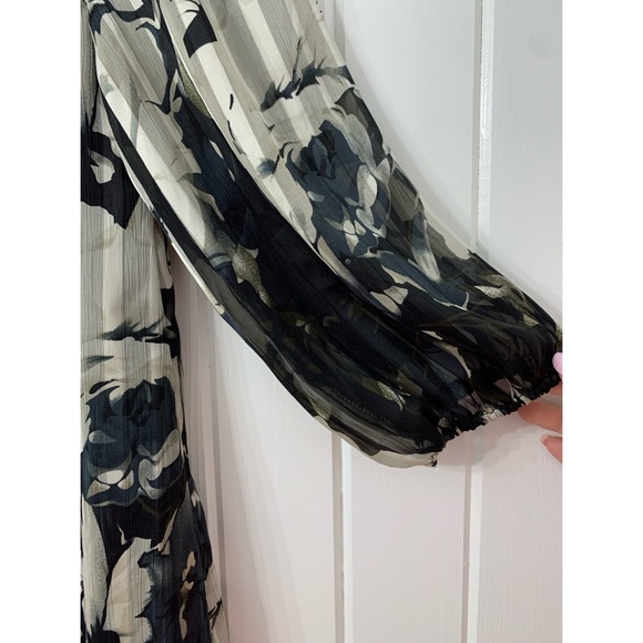 RW Dress XS - Picture 2 of 6